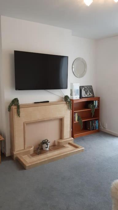 Free Parking Spacious Home Cardiff Exterior foto